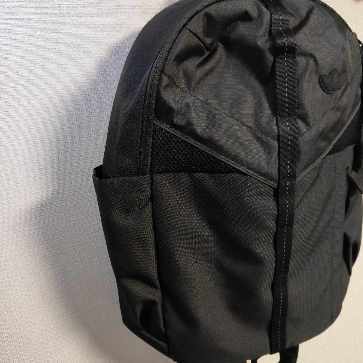 新品未使用アディダスオリジナルス　リュック　バックパック約23L adidas