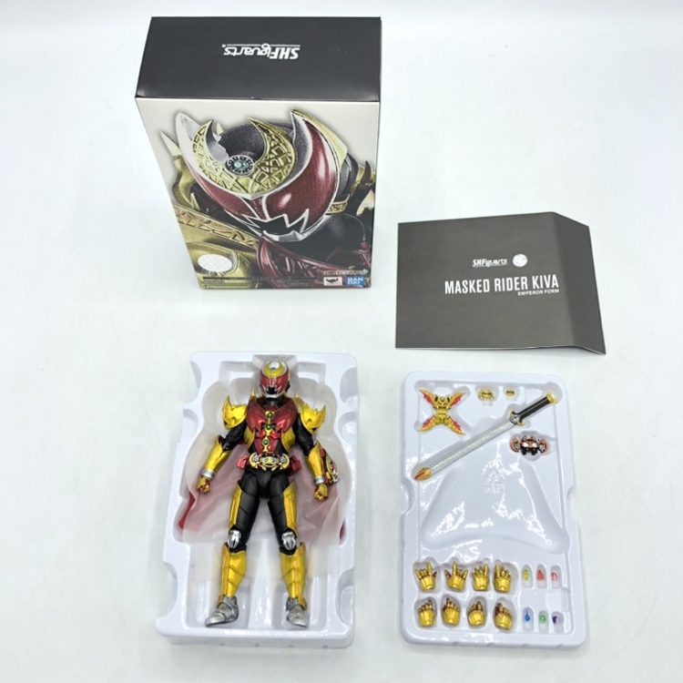 【中古】バンダイ　S.H.Figuarts (真骨彫製法) 仮面ライダーキバ エンペラーフォーム　開封品、箱傷み有[240070116487]_画像4