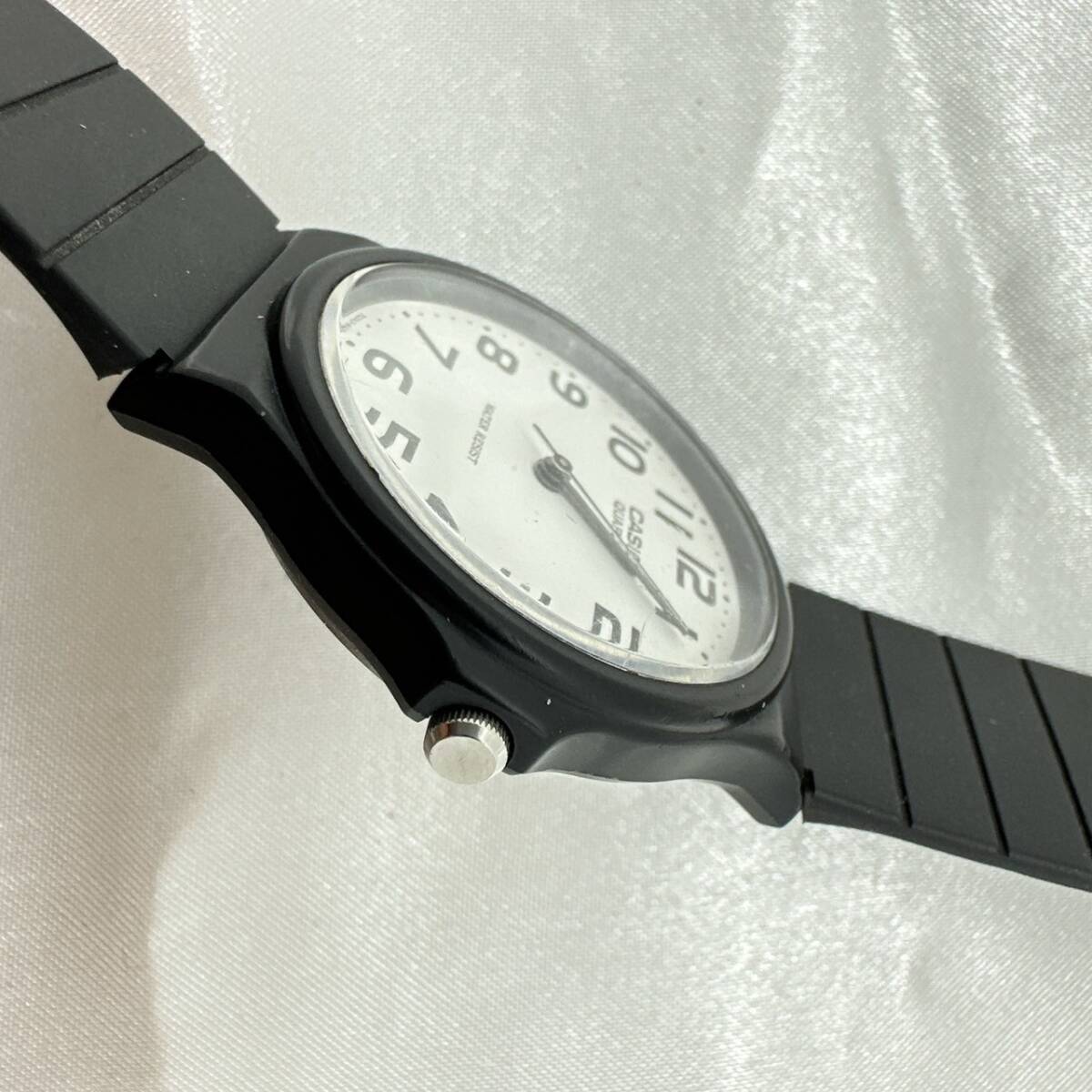 A2402-5-１２　１円スタート　稼動品　クオーツ　CASIO　カシオ　チープカシオ　メンズ　レディース腕時計　ブラック_画像2