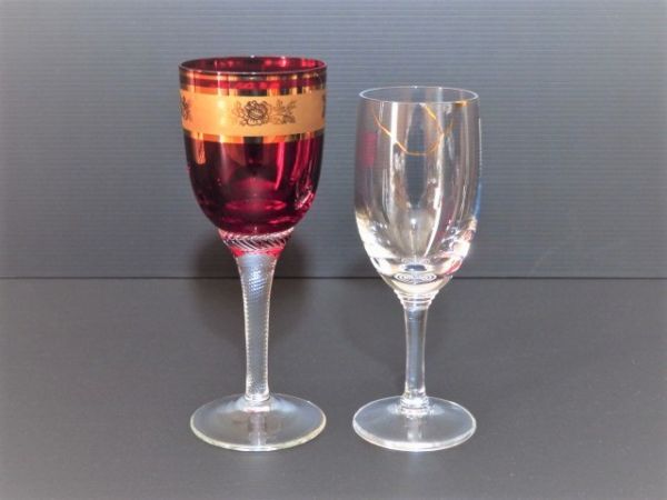 【 2個 セット 】ベネチアングラス風　ワイングラス ★ 口径6 × 高さ16.5 cm　＆　ホワイトグラス ★ 口径5 × 高さ15 cm_画像1
