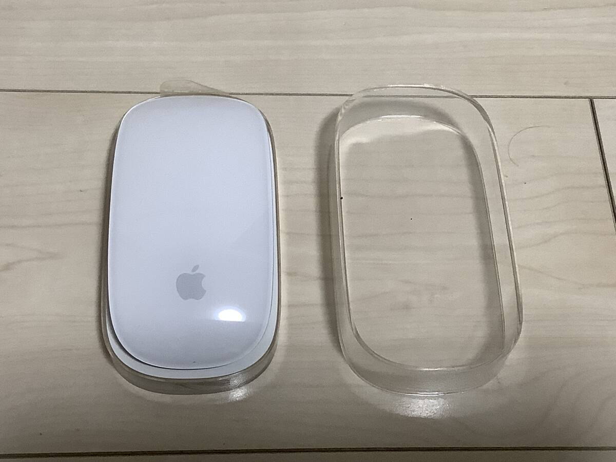 美品 Apple アップル Magic Mouse マジックマウス ワイヤレスマウス A1296 Bluetooth 無線 電池式 パソコン 周辺機器_画像2