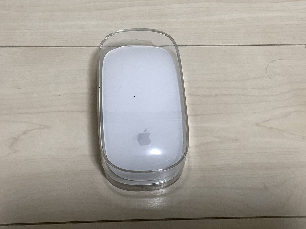 美品 Apple アップル Magic Mouse マジックマウス ワイヤレスマウス A1296 Bluetooth 無線 電池式 パソコン 周辺機器_画像1