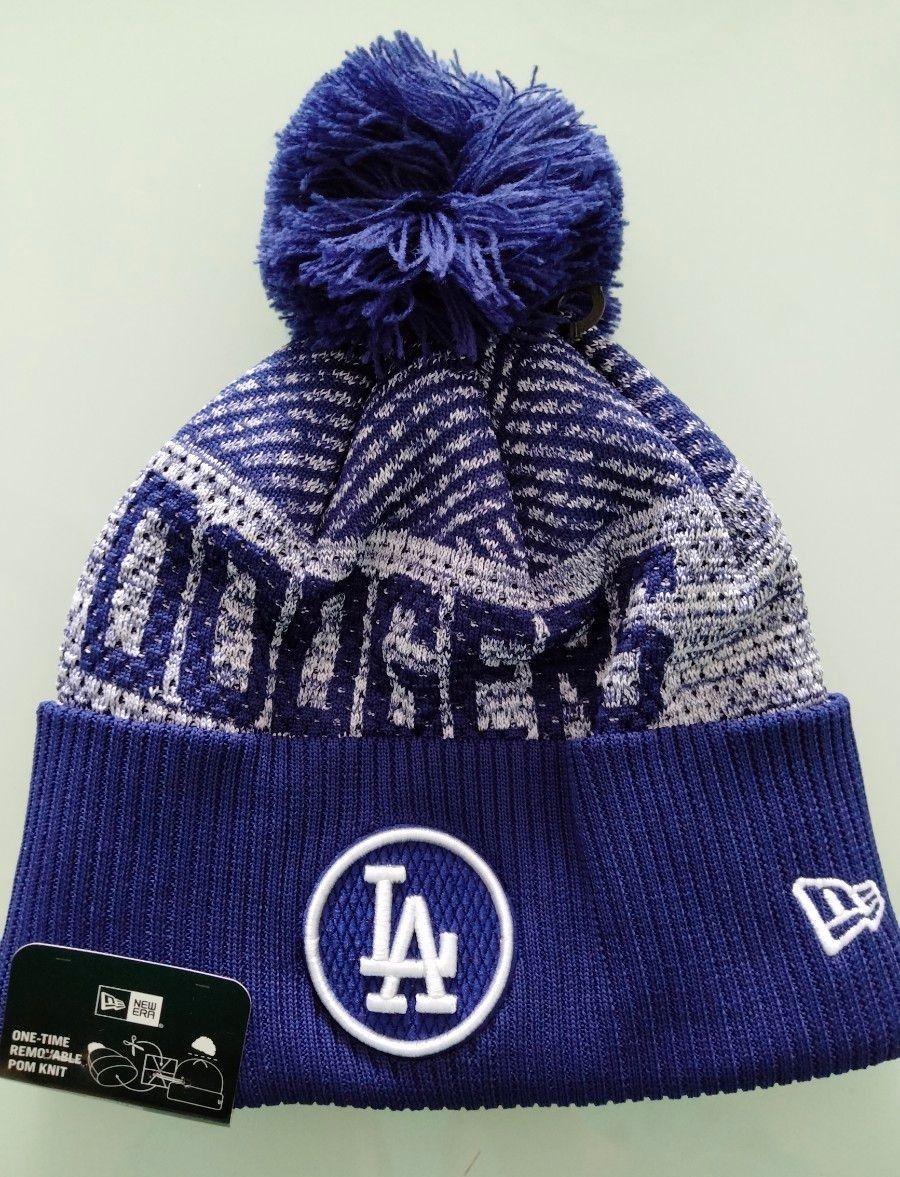 2個販売 新品 NEW ERA ニットキャップ ボンボン帽子 ドジャース 2個販売 新品 NEW ERA ニットキャップ ボンボン帽子 ドジャース