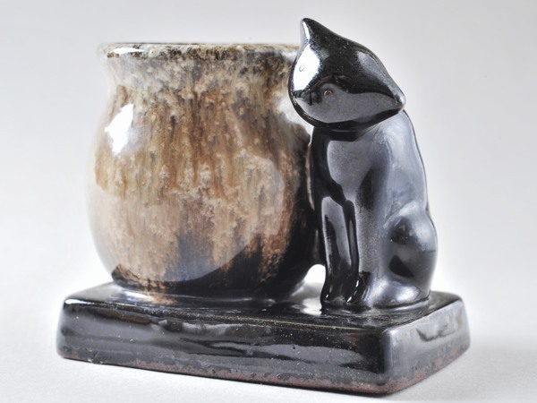 ●昭和レトロ　黒猫　陶器のペン立て？_画像2