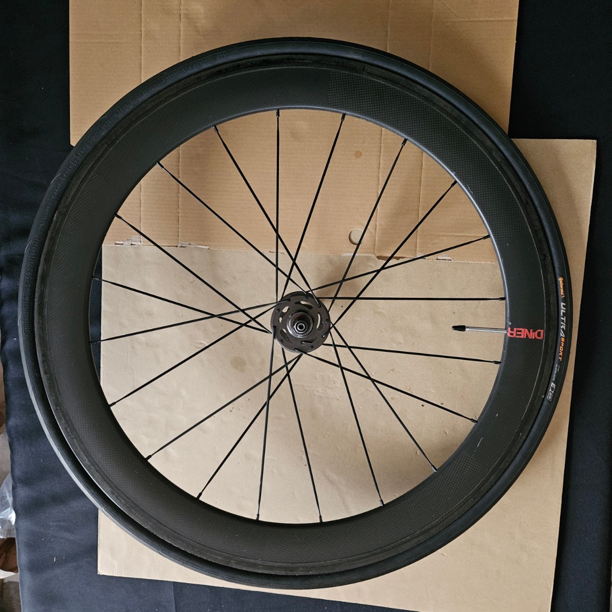 DINER ダイナー カーボンホイールセット 前60mm 後88mm タイヤ付 DINER ダイナー カーボンホイールセット 前60mm 後88mm タイヤ付