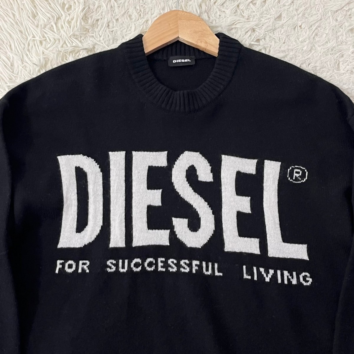 美品/Lサイズ相当●ディーゼル DIESEL ニット セーター K-LOGOS 肉厚 ブラック プリントロゴ デカロゴ ウール 黒 ふわふわ_画像2