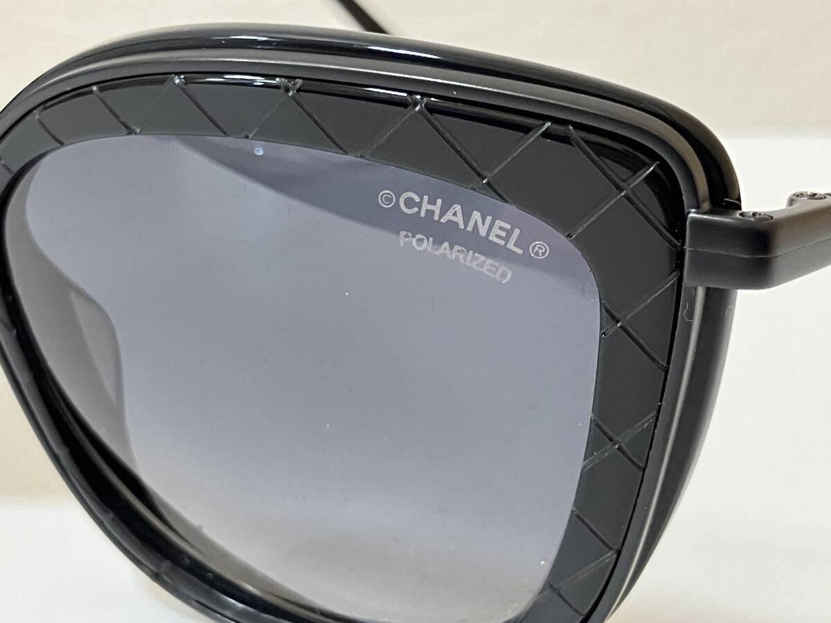 ☆　極美品　CHANEL シャネル サングラス 4238-A ｃ.888S8 0CH4238A マトラッセ ブラック 黒 アイウェア　管HBFA　_画像4