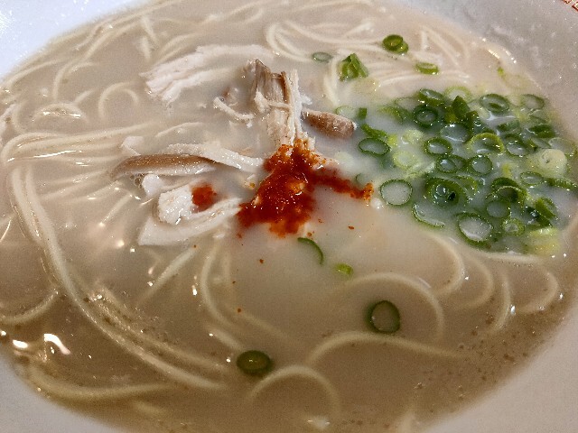 New 激うま　おすすめ　九州仕立て 即席ラーメン とんこつ味　 液体スープ付き　　221　全国送料無料300_画像3