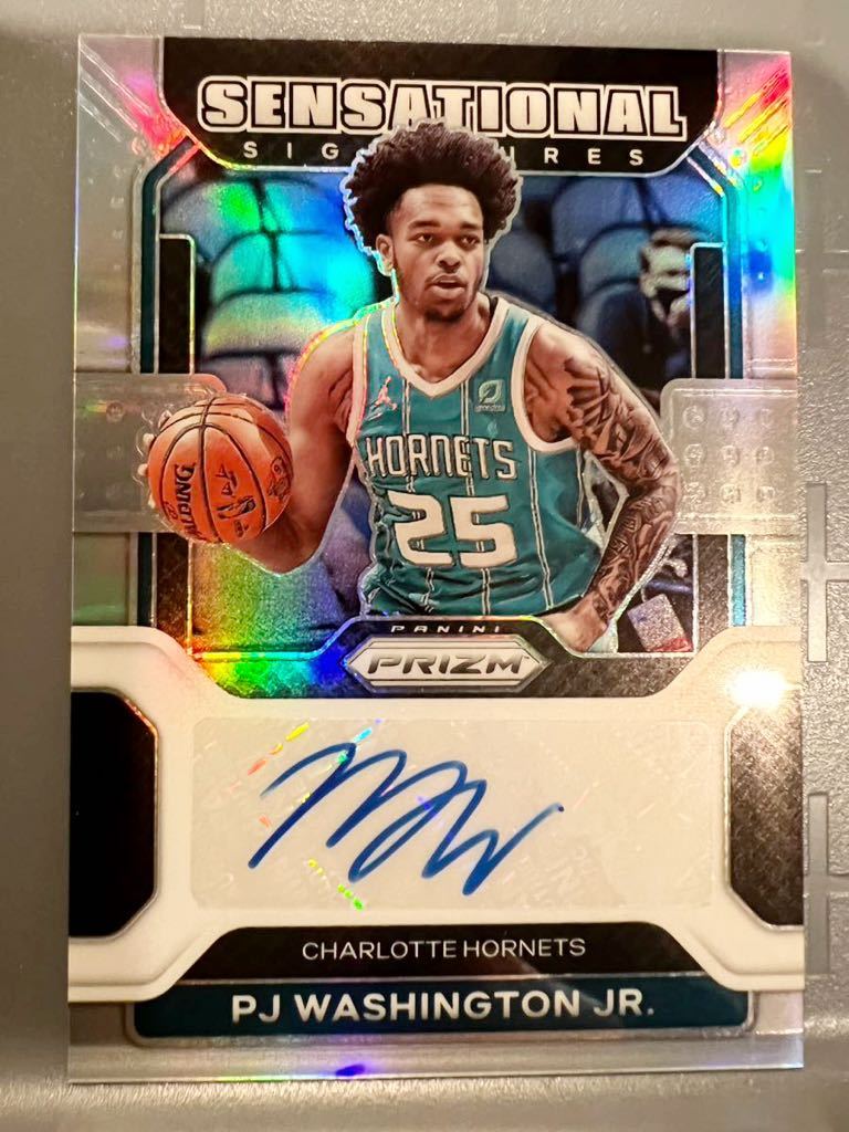 激レア Prizm Auto 21 Panini PJ Washington P・J・ワシントン NBA 直筆 サイン カード Hornets ホーネッツ ユニフォーム バスケ 大活躍_画像1