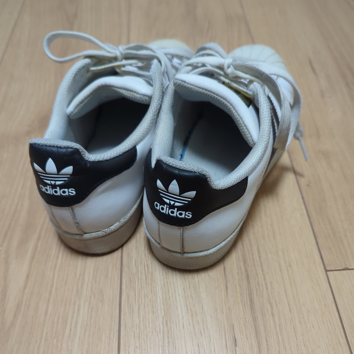 adidas アディダス SUPER STAR C77124 スーパースター ローカットスニーカー US5 サイズ 23.0cm ホワイト ブラック 中古品_画像2