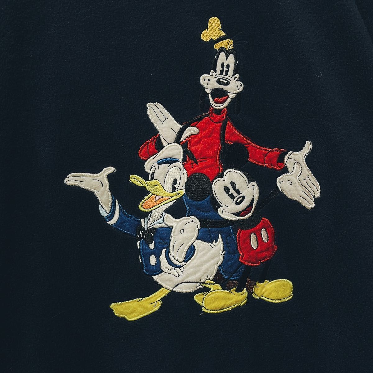 Disney ディズニー フリース　ジップアップパーカー　刺繍ロゴ　Mサイズ ネイビー 長袖 フルジップ