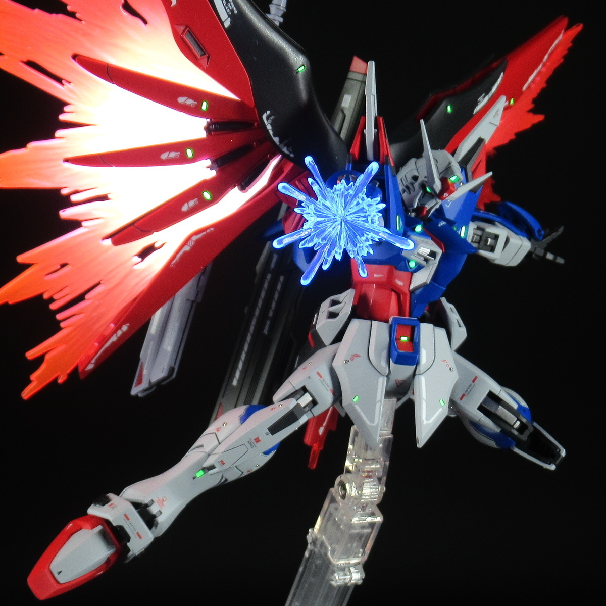 HG 1/144 ZGMF/A-42S2 デスティニーガンダムSpec2【塗装済完成品】＜機動戦士ガンダムSEED FREEDOM＞HGCE 224_画像4