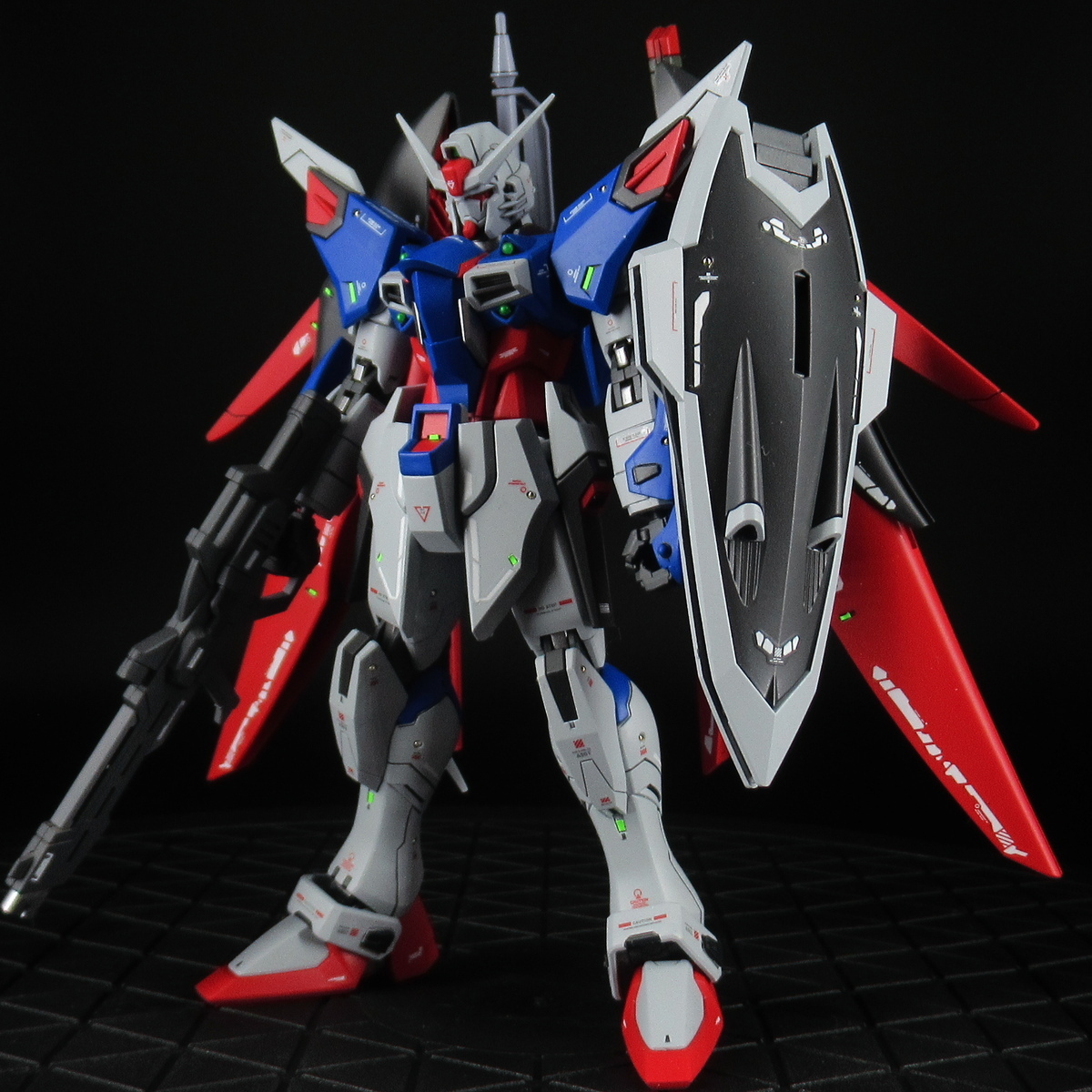 HG 1/144 ZGMF/A-42S2 デスティニーガンダムSpec2【塗装済完成品】＜機動戦士ガンダムSEED FREEDOM＞HGCE 224_画像5