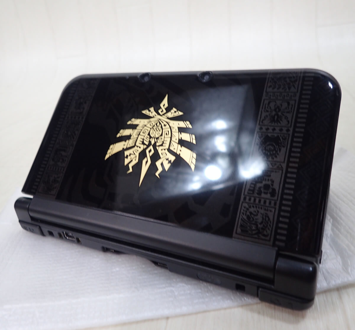 任天堂 Nintendo 3DS LL モンスターハンター 4 スペシャルパック ゴア・マガラ ブラック SPR-001 中古 D509 発送520円～_画像4