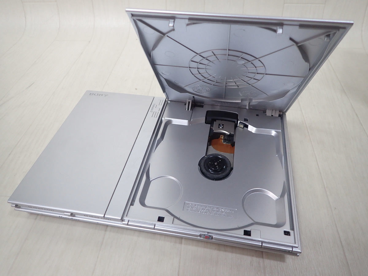 作動品 難あり 内蔵電池切れ　SONY PlayStation 2 Satin Silver SCPH-77000 SS D518_画像7