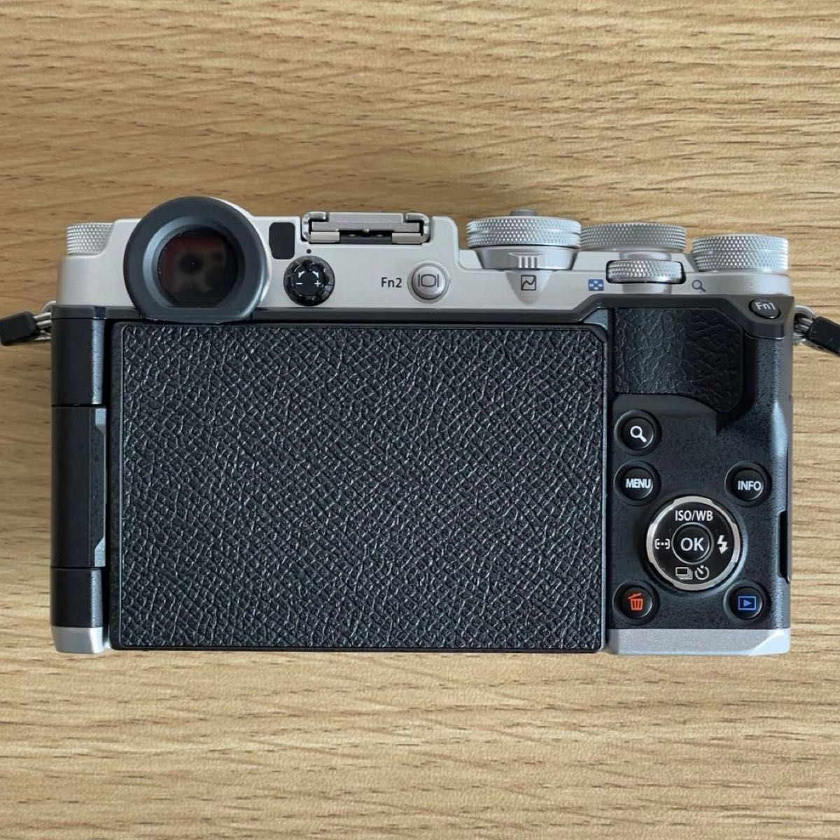 極美品 OLYMPUS PEN-F ボディ シルバー ミラーレス一眼レフカメラ オリンパス マイクロフォーサーズ