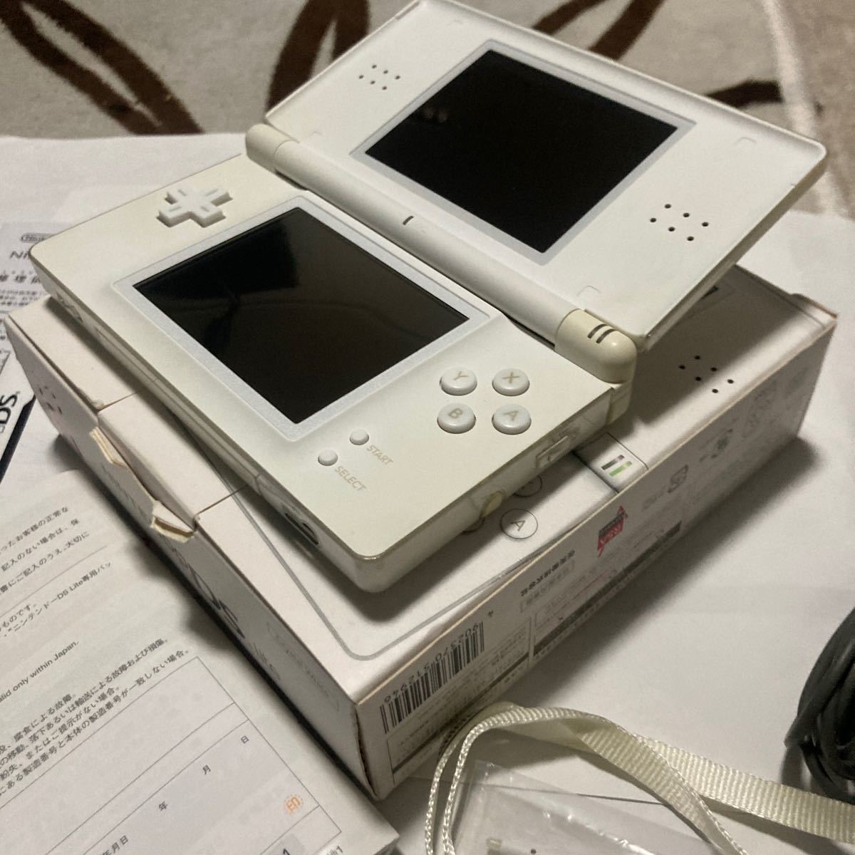 ニンテンドー DS Lite クリスタルホワイト 本体 付属品付き