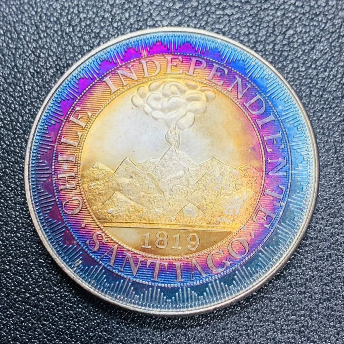 銀貨　古銭　チリ　1819年　サンティアゴ　火山　噴火　地球儀　ペソ　大型　コイン　硬貨　貿易銀　大型銀貨 _画像1