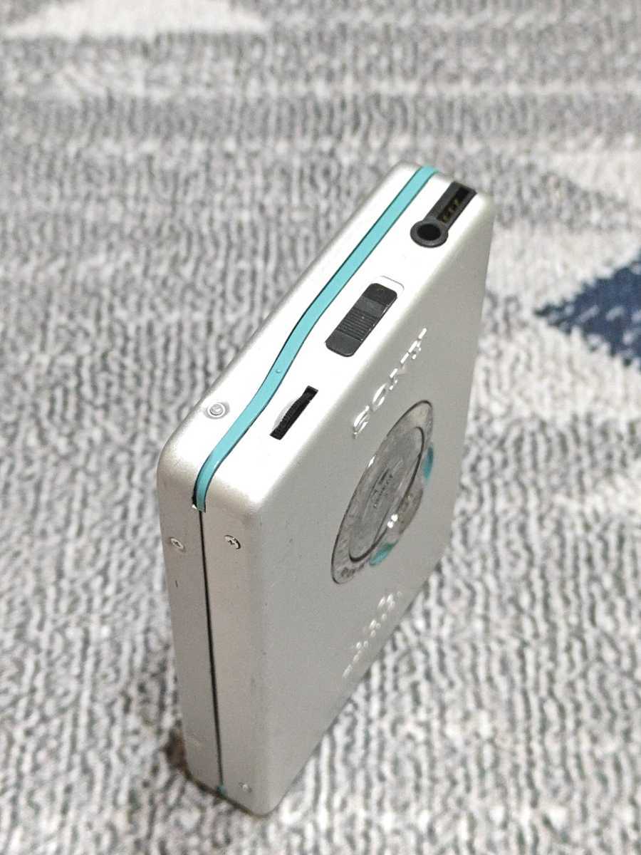  SONY ソニー WALKMAN 薄型高音質モデル ポータブルカセットプレーヤー WM-EX621 シルバー 整備品　　1_画像5