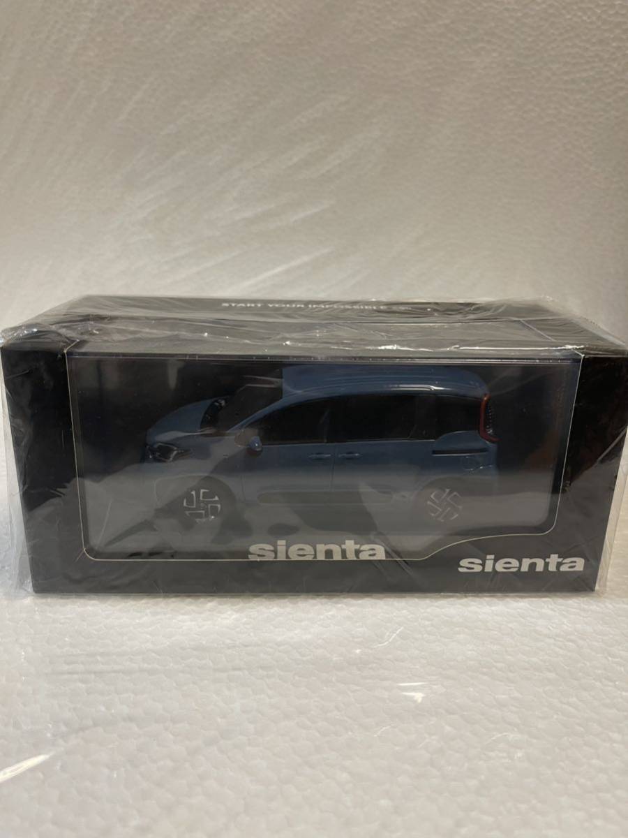 1/30 トヨタ 新型シエンタ Sienta 最新モデル 非売品 カラーサンプル ミニカー グレイッシュブルー
