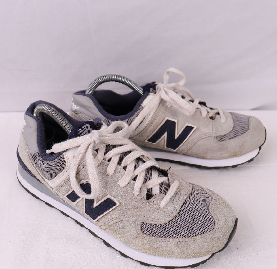 574 ニューバランス 26.0cm/new balance 灰 グレー 紺 ネイビー 白 ホワイト 中古 古着 メンズ スニーカー yy2553_画像1