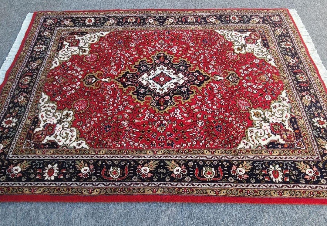 ペルシャ絨毯100%本物保証手織り、タブリーズ産、綺麗なレッドカーペット,セール 新品_画像4