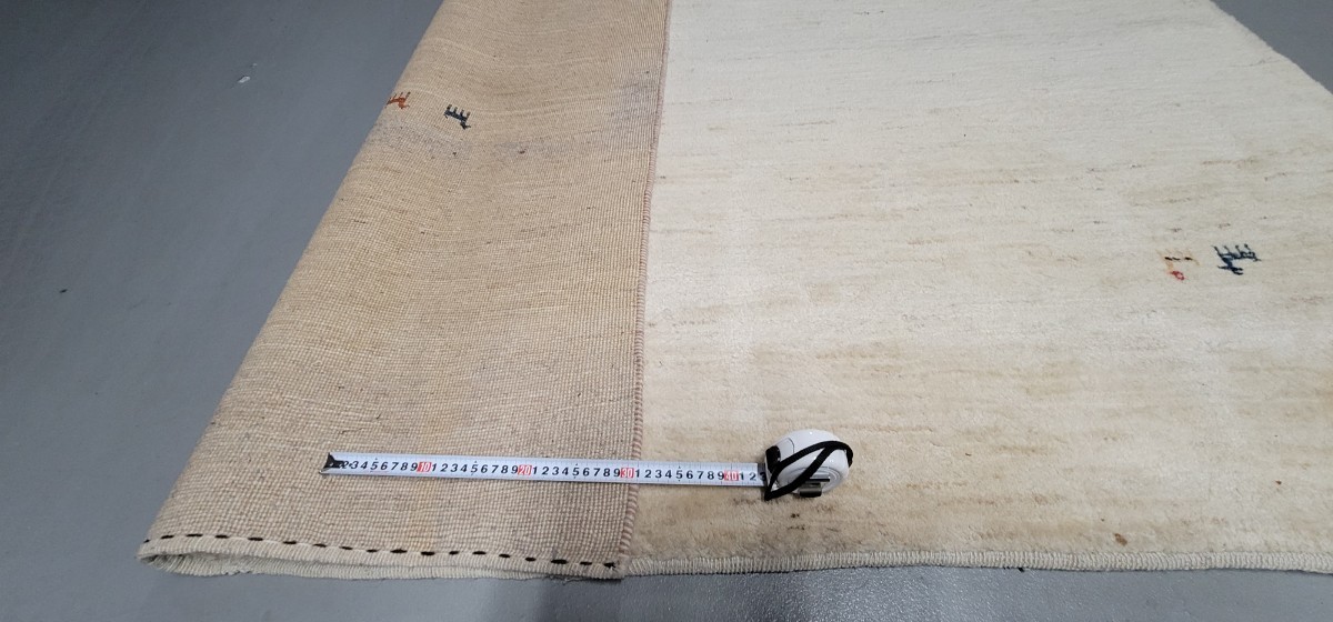 ペルシャギャベ 100%手織り 素材ウール 新品 サイズ:250cm×195cm シンプルで綺麗な色と柄、オススメです。_画像9