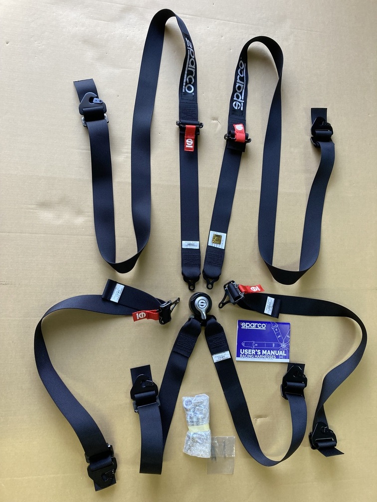  free shipping new goods 6 -point type seat belt Hans correspondence black SPARCO 2024 year made FIA official recognition (8853-2016) small of the back belt adjuster attaching Sparco endurance race .