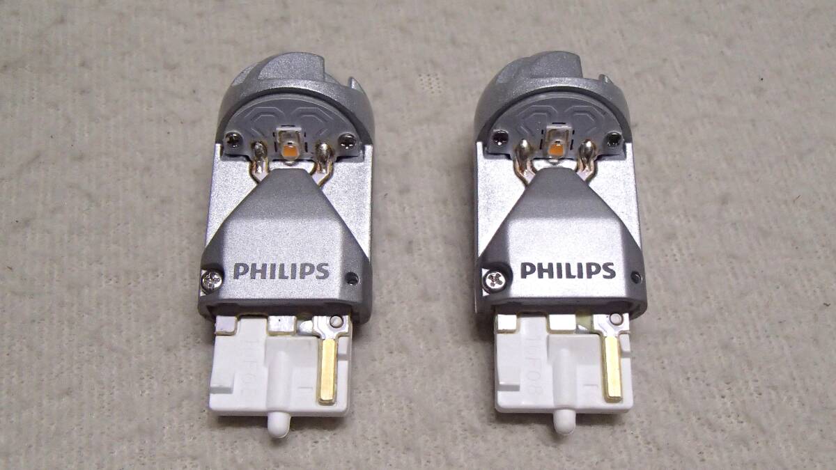 PHILIPS LEDバルブ T20　ウインカー用　2個　明るさ180ルーメン アンバー　オレンジ　フィリップス　１_画像1