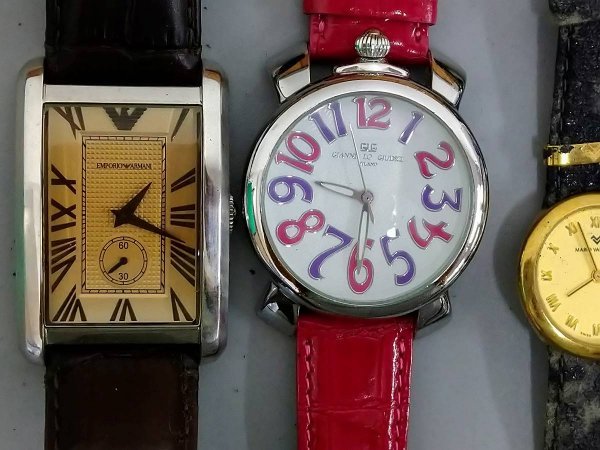 KFF28　ジャンク品　時計　腕時計　部品取りに　おまとめ6点　アルマーニ　マリオバレンチノ　など_画像4