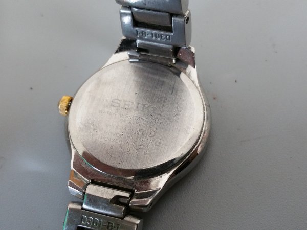 0203S8　腕時計　ユニセックス腕時計　ジャンク品　部品取り　SEIKO セイコー　CITIZEN　FENDIなど　おまとめ_画像8
