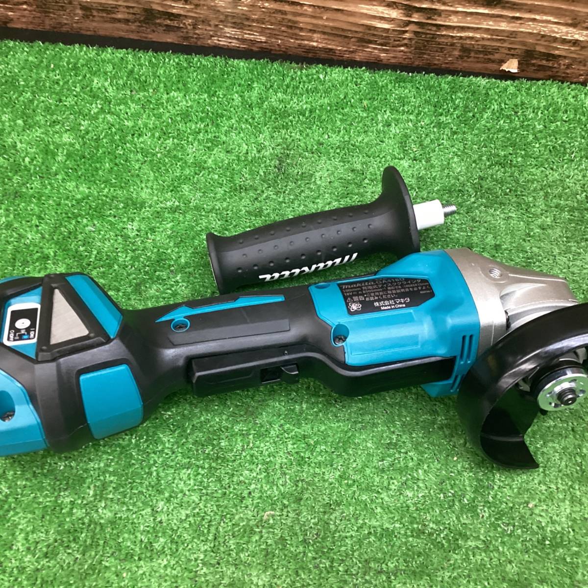 18go【美品】マキタ(makita) 100mmコードレスディスクグラインダ GA418DRGX ケース無し【川越店】_画像3