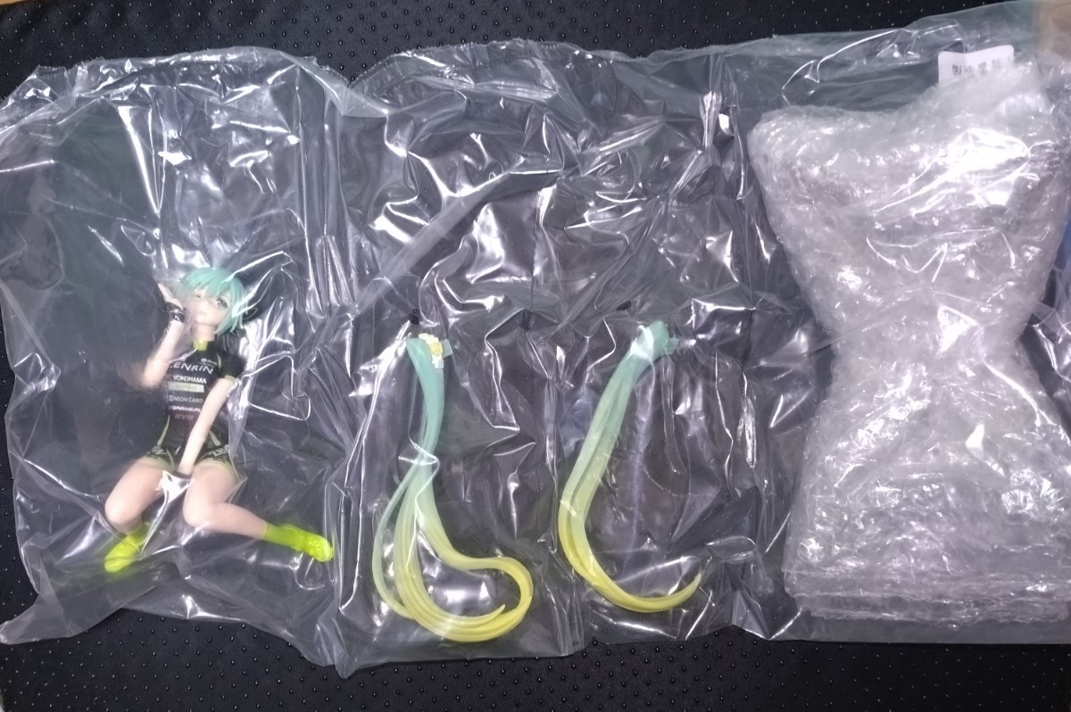 バンプレスト 初音ミクレーシングver. 「レーシングミク 2017 Team UKYO 応援ver.」フィギュア　プライズ品　開封済み　未組み立て_画像7