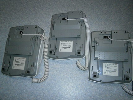 ナカヨ　ビジネスホン　NYC-12iZ-TELSD 　ナカヨiZ 12ボタン標準電話機　３台セット 　動作未確認_画像2