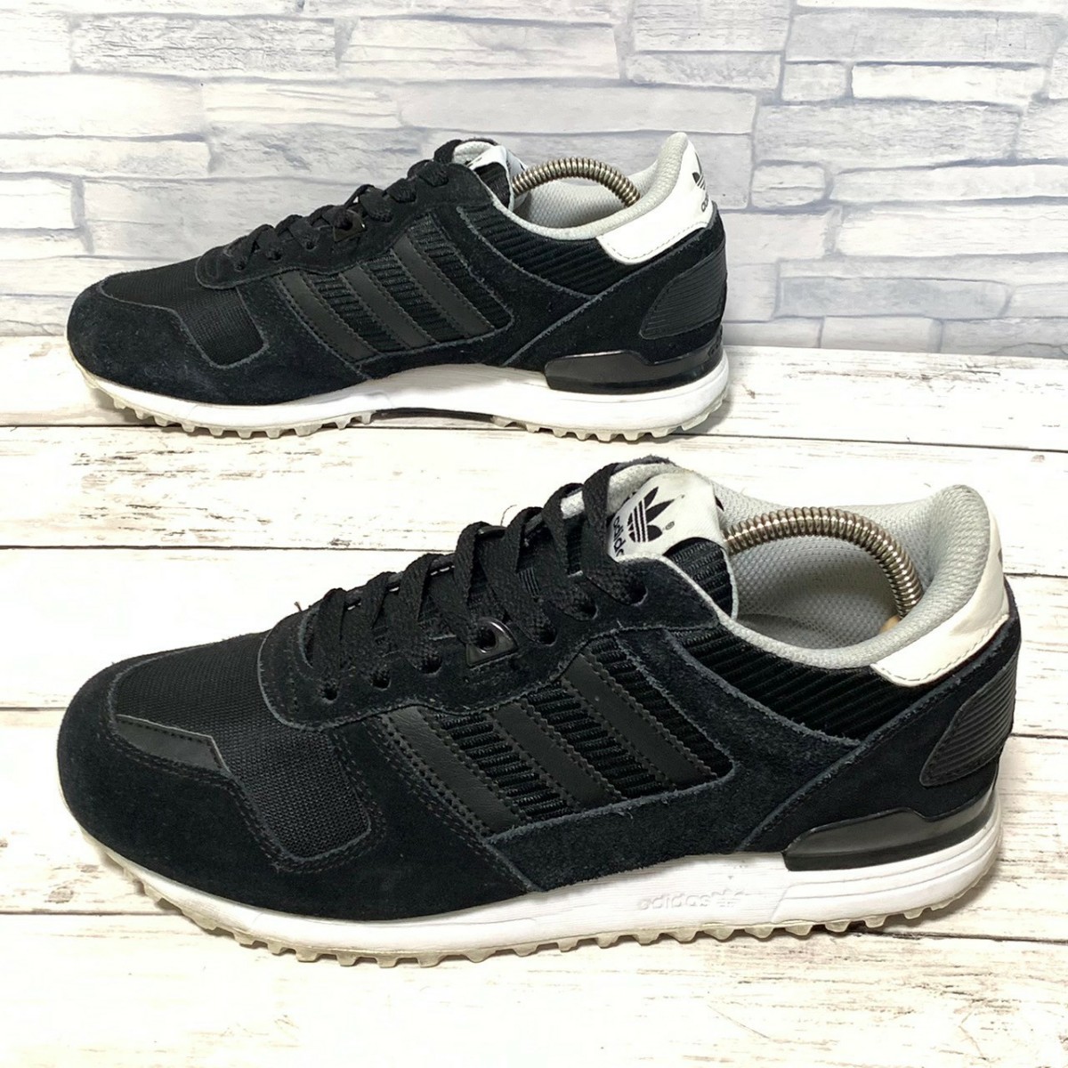 R5437bE adidas アディダス スニーカー ブラック×ホワイト レディース 24cm ZX 700 ゼットエックス スエード レザー G27069_画像2