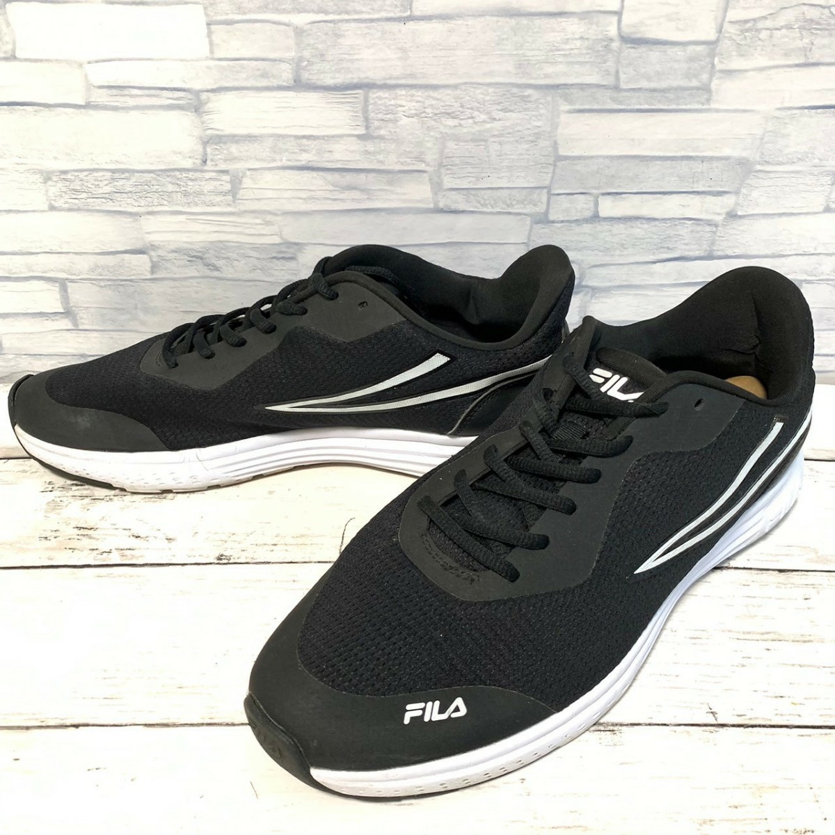 R5491bE FILA フィラ スニーカー ブラック×ホワイト メンズ サイズ30cm ローカット 軽量 シューズ 靴 黒×白 大きいサイズ_画像1