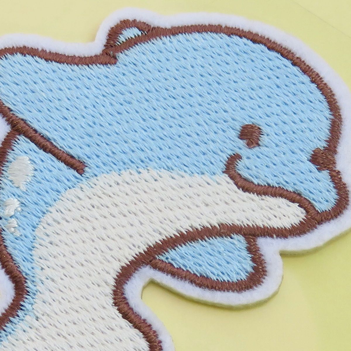 イルカ 刺繍 アイロン ワッペン アップリケ 海の生き物 水族館 2427 手芸用品 アレンジ パッチ patch ゆるキャラ