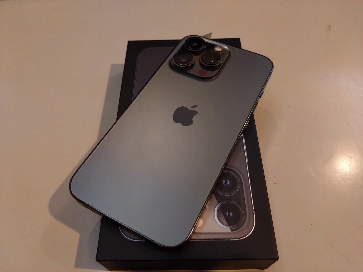 SIMフリー☆iPhone13 Pro 256GB グラファイト 中古品☆の画像2