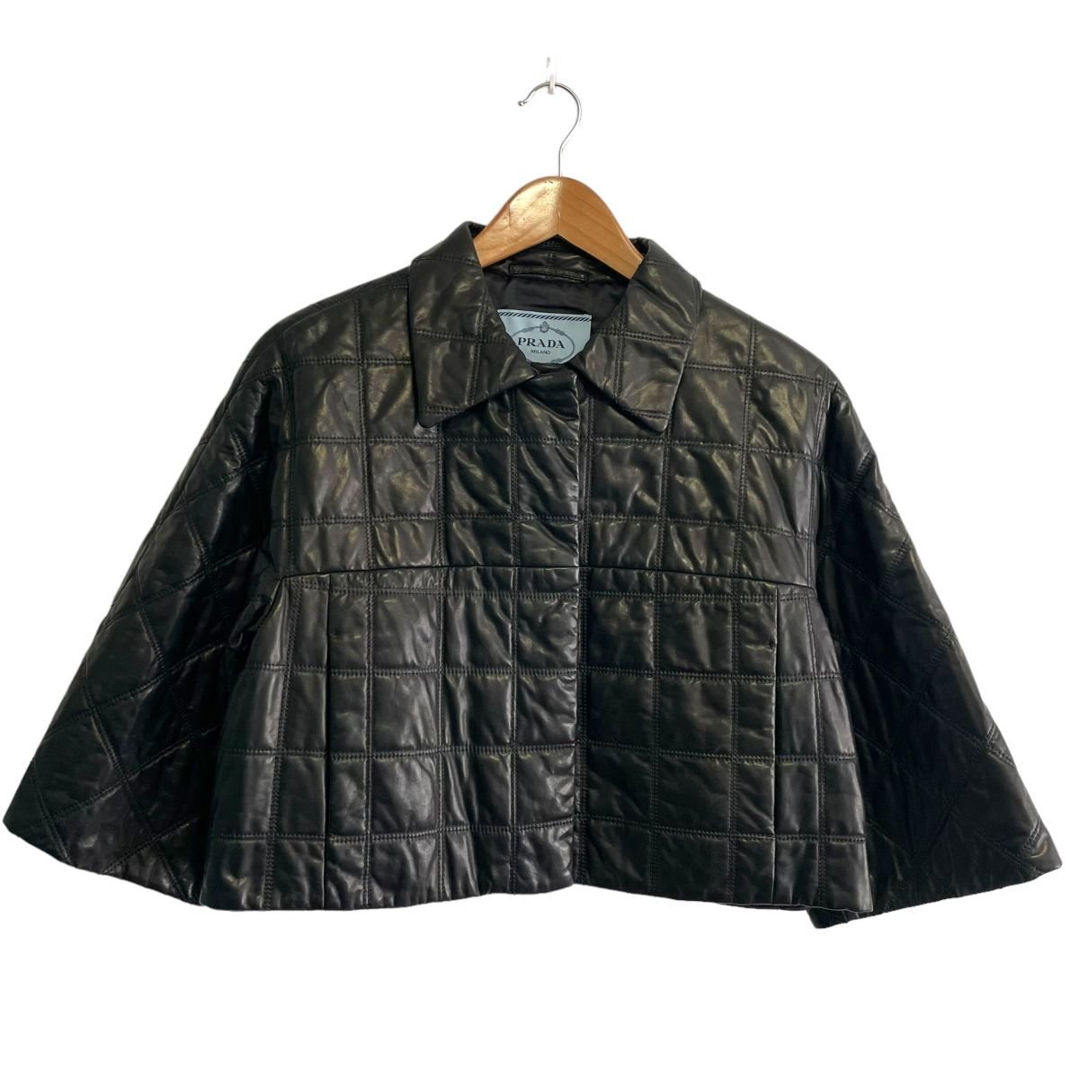  прекрасный товар PRADA Prada овечья кожа короткий стеганная куртка 44 черный *