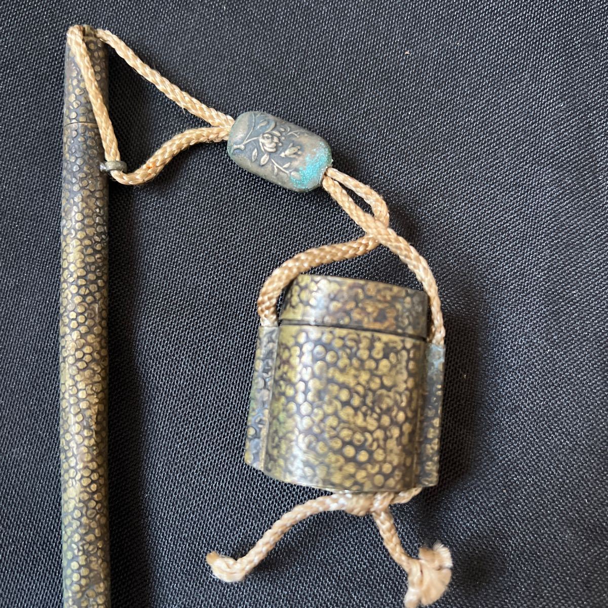 とても古い印籠形墨壺と矢立 真鍮製 昔の携帯筆記用具　骨董 _画像2