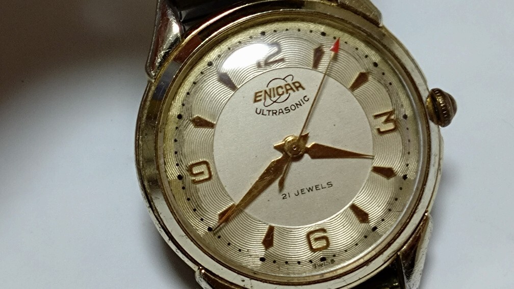 ジャンク品・エニカ　ウルトラソニック・波模様×ゴールドカラー文字盤・２１石　手巻き式ヴィンテージ腕時計_画像8