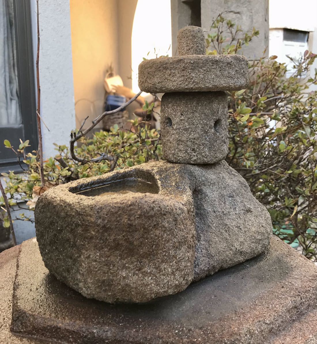 古民具雑貨ガーデニングオブジェ【天然自然石灯篭・植え込み付き 古民具雑貨ガーデニングオブジェ【天然自然石灯篭・植え込み付き