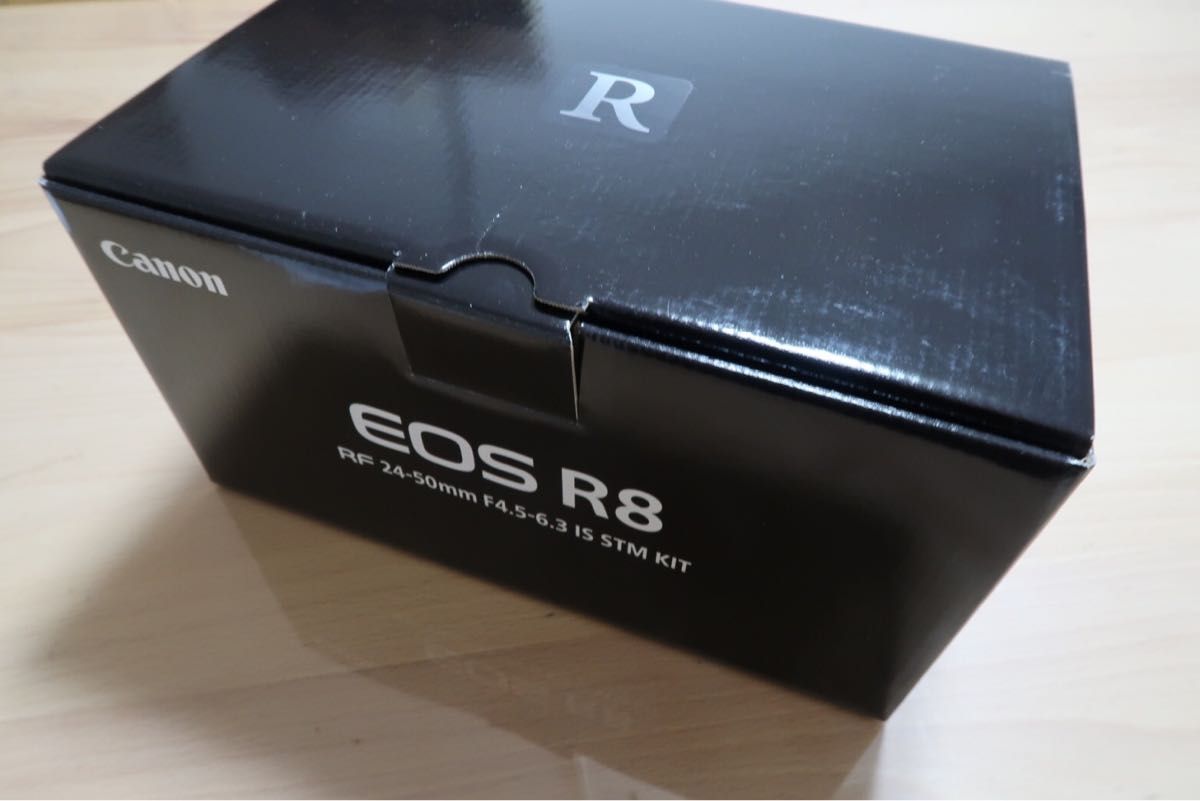 【新品・未使用】CANON／EOS R8 ボディ フルサイズミラーレスカメラ ミラーレス一眼 RFマウント 小型・軽量 キャノン