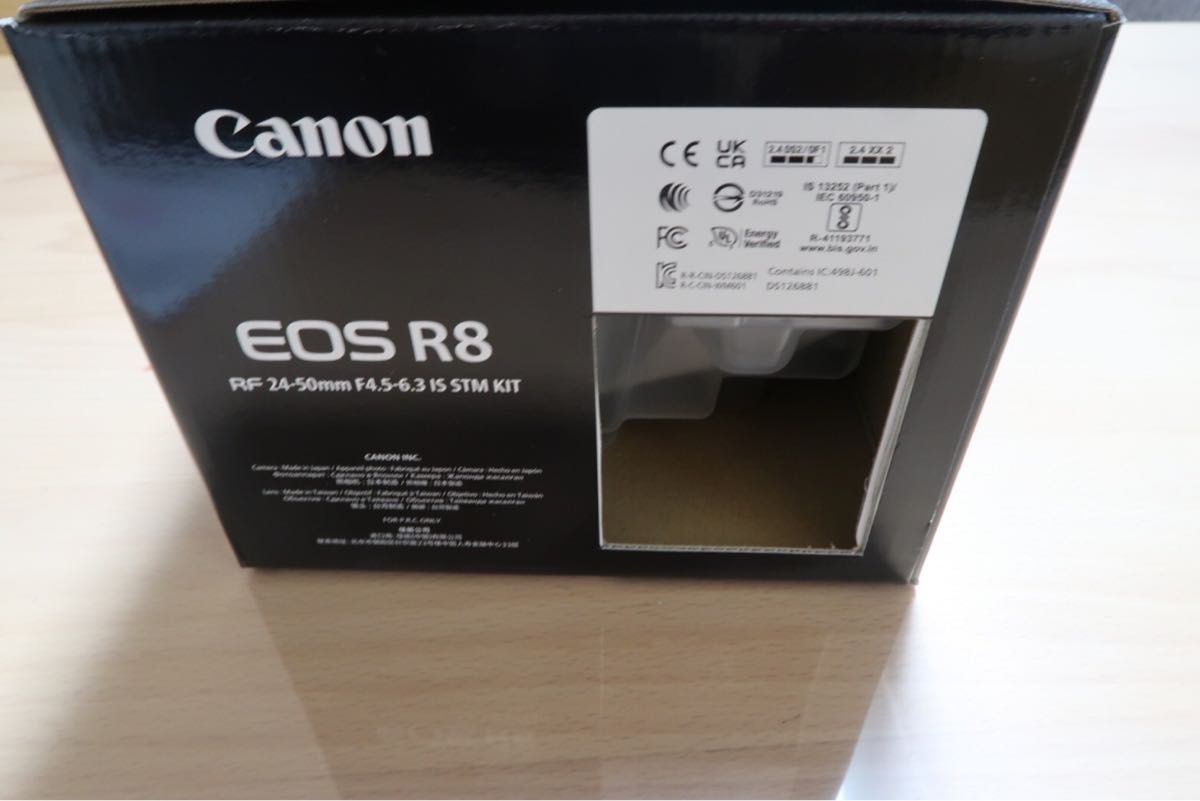 【新品・未使用】CANON／EOS R8 ボディ フルサイズミラーレスカメラ ミラーレス一眼 RFマウント 小型・軽量 キャノン