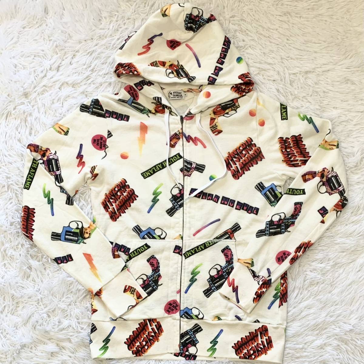 新品 HYSTERIC GLAMOUR ヒステリックグラマー 総柄 パーカー Mサイズ 白 ヒスガール ピストル 拳銃柄 ロゴ 日本製 オゾンコミュニティ