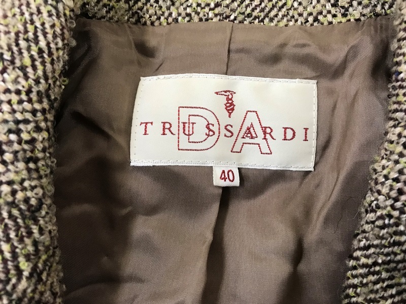 2222　レディース　【　TRUSSARDI　】　セットアップスーツ　/　ジャケット・スカート　　サイズ:40　　 色：ブラウン柄_画像5