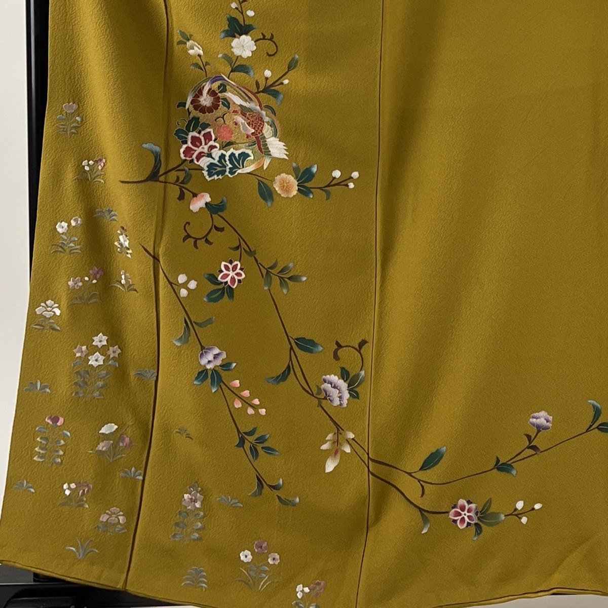 付下げ 身丈160cm 裄丈66cm M 袷 鳳凰 枝花 金彩 刺繍 山吹茶色 正絹 美品 秀品 一つ紋 【中古】の画像2