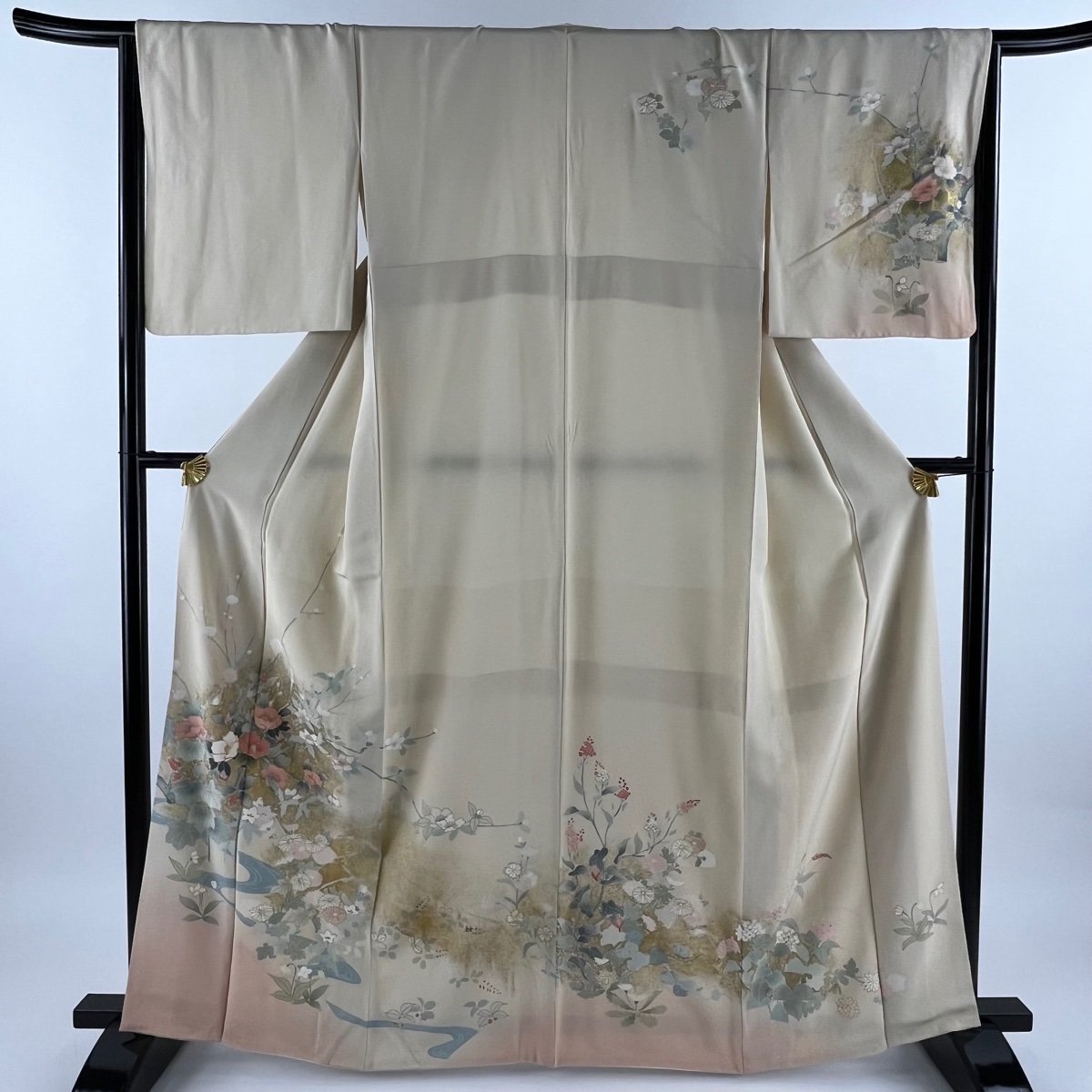 訪問着 身丈163cm 裄丈67cm M 袷 椿 菊 金糸 金彩 ベージュ 正絹 秀品 【中古】の画像1