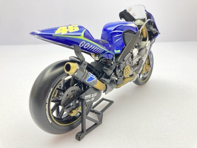 ミニチャンプス 1/12 Yamaha YZR-M1 Gauloises Fortuna Yamaha Team MotoGP 2004 NGK 46 ※まとめて取引・同梱不可 [8-8987]_画像4