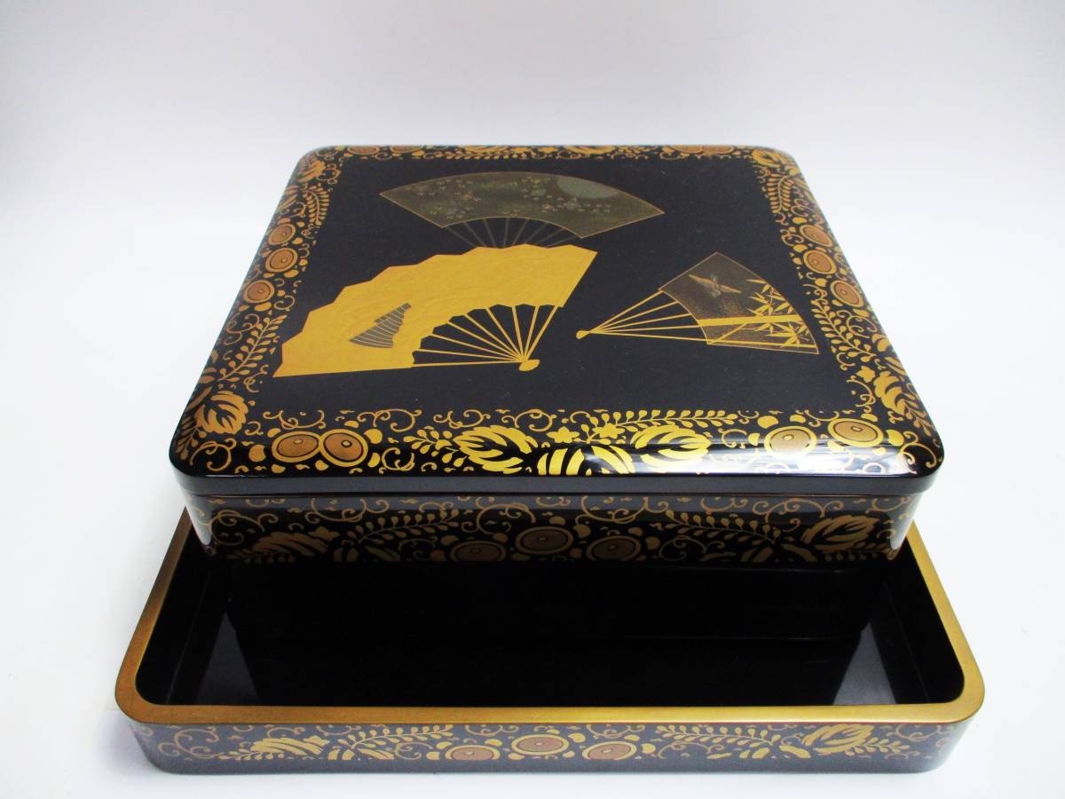 大人上品なおすすめコーデ 《ジャムルK》 黒塗内梨地 金蒔絵 扇窓絵 松竹梅花唐草 御重 一段重 台付 木製漆器 収納箱付 khc0213-67◆送料無料◆ 重箱